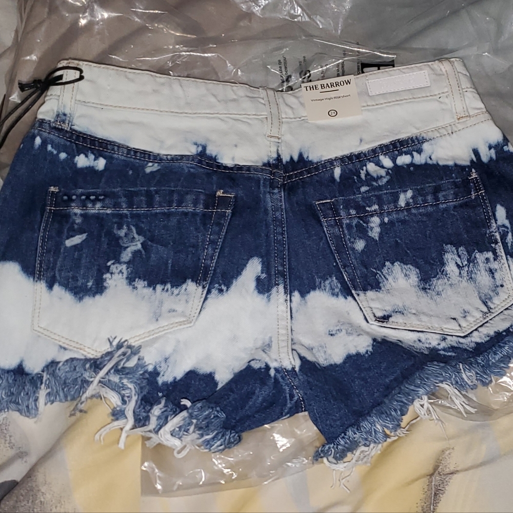 💥SALE💥Blank NYC Barrow Denim Shorts - Picture 4 of 7